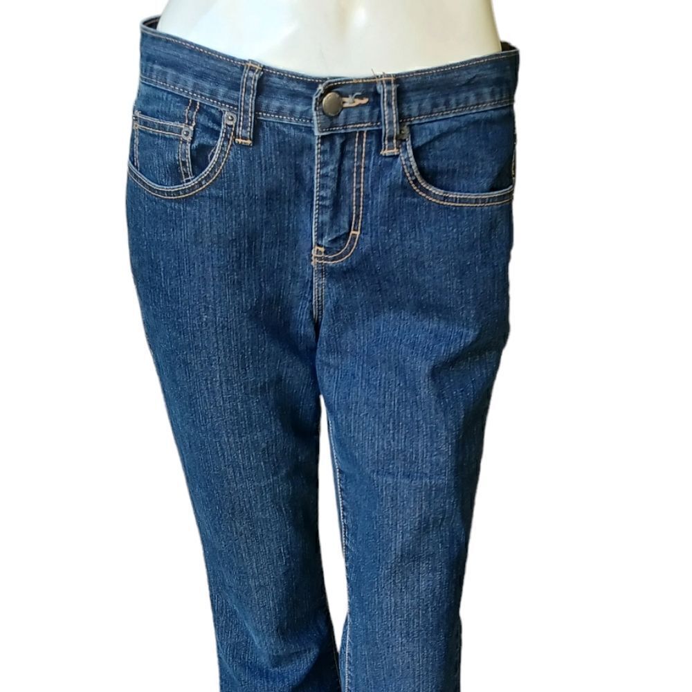 685245....Calvin Klein Bootcut Jeans Size 6, 29" Waist, 27" Inseam 8 1/2" Rise